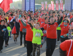 2017 合肥国际马拉松赛盛大开跑，2.8 万名跑者同台竞技