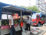 合肥大圩镇葡萄集中上市，包河区城管增设14处临时销售点助力果农