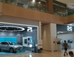 新能源汽车品牌进驻购物中心，市民逛街就能提车