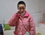 高一女生因拒绝求爱遭报复，转学仍被纠缠，最终惨遭汽油泼身点燃