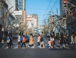 探索城市风貌：City Walk如何成为今夏最流行的消遣活动