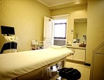 选整形美容机构，看资质、医生、设备、案例、环境、服务，选正规大型的才靠谱