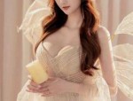 王明明：从胸模大赛冠军到事业顺风顺水的奇女子